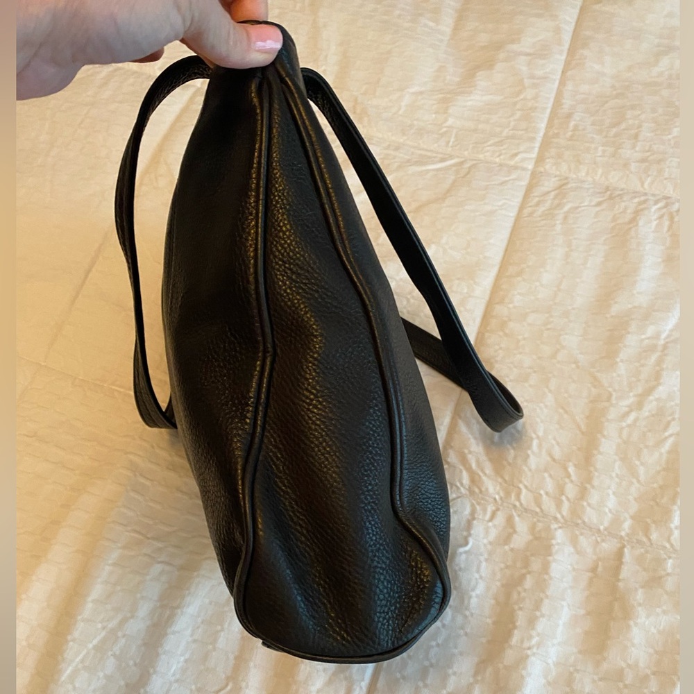 Jones New York Black Leather Bag - Minimalist Classic Elegance with Bow Detail - Picture 8 of 10